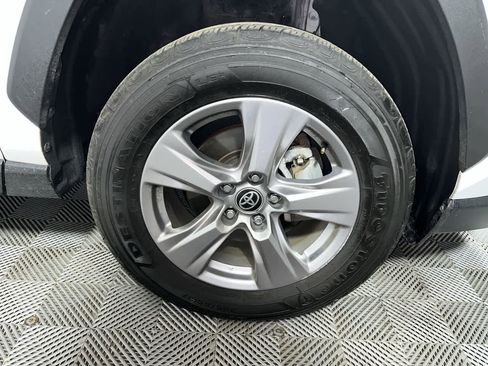 Used 2025 Toyota RAV4 XLE FWD image 10