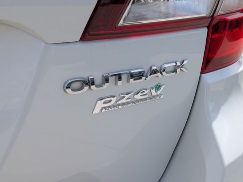 Used 2017 Subaru Outback 2.5i Limited AWD/4WD image 27