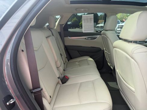Used 2018 Cadillac XT5 Luxury w/ Driver Awareness Package FWD image 37