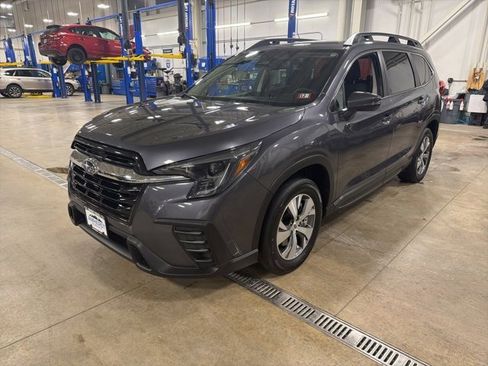 Used 2023 Subaru Ascent Premium w/ Convenience Package image 1