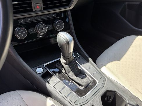 Used 2020 Volkswagen Jetta R-Line FWD image 12
