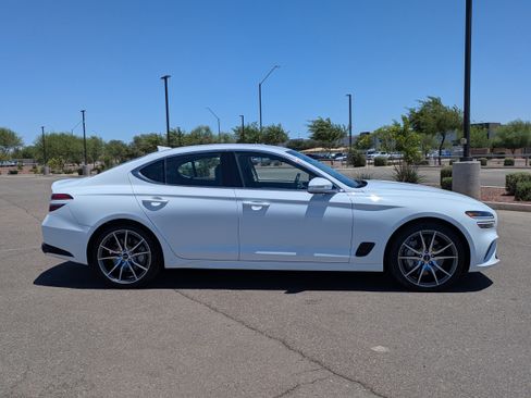 Used 2025 Genesis G70 2.5T RWD image 6