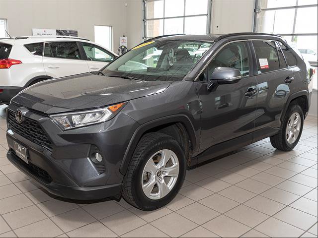 Used 2021 Toyota RAV4 XLE w/ XLE Grade Weather Package AWD/4WD image 5