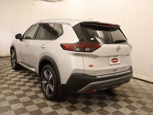 Used 2023 Nissan Rogue SL w/ SL Premium Package FWD image 3