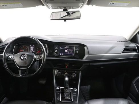 Used 2019 Volkswagen Jetta SE FWD image 14