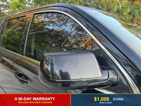 Used 2017 GMC Yukon XL SLT image 9