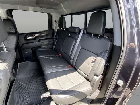 Used 2023 Chevrolet Silverado 1500 LT Trail Boss w/ LT Trail Boss Premium Package AWD/4WD image 25