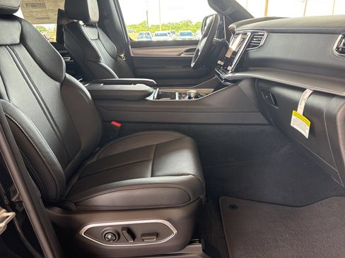 New 2026 Jeep Grand Wagoneer Limited AWD/4WD image 28