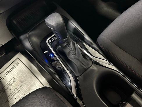Used 2025 Toyota Corolla SE image 39
