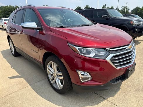 Used 2018 Chevrolet Equinox Premier AWD/4WD image 3