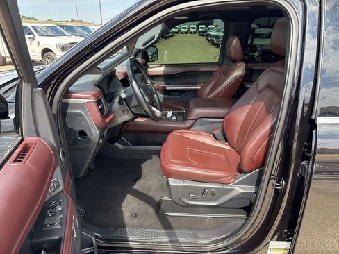 Used 2024 Ford Expedition Limited AWD/4WD image 20