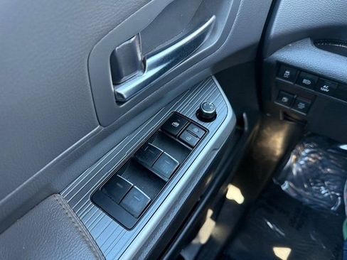 Used 2024 Toyota Sienna XLE Woodland Edition image 9