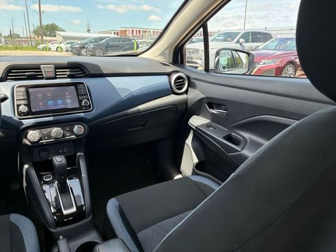 Used 2025 Nissan Versa SV w/ Trunk Package FWD image 28