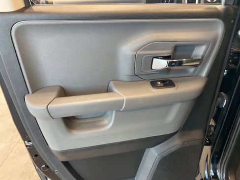 Used 2019 RAM 1500 Classic SLT image 26