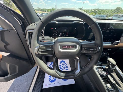 New 2026 GMC Canyon AT4 w/ Technology Plus Package AWD/4WD image 19