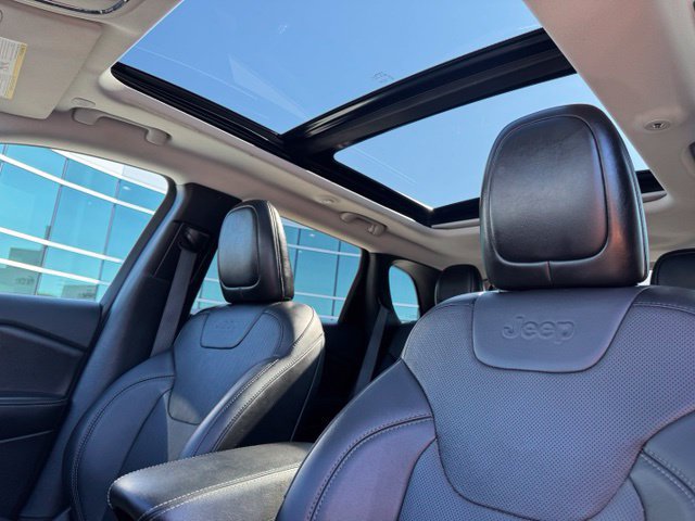 Used 2021 Jeep Cherokee Limited AWD/4WD image 15