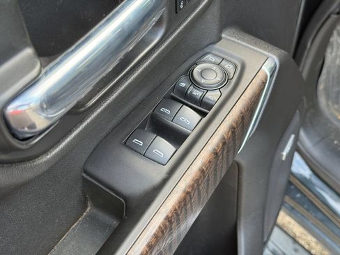 Used 2022 GMC Sierra 2500 Denali AWD/4WD image 16