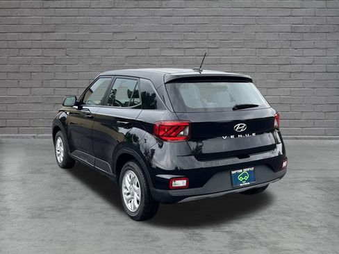 Used 2023 Hyundai Venue SE w/ Cargo Package FWD image 6