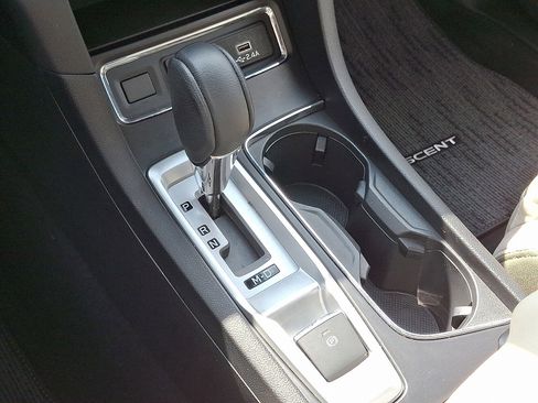 Used 2023 Subaru Ascent Premium w/ Convenience Package image 17