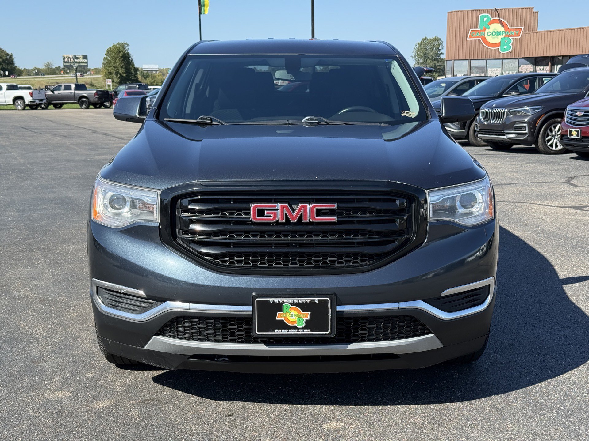Used 2019 GMC Acadia SLE w/ LPO, Black Accent Package FWD image 3