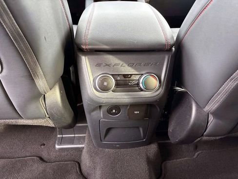 Used 2025 Ford Explorer ST-Line image 13