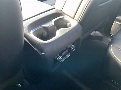 Used 2025 Buick Enclave Preferred image 10