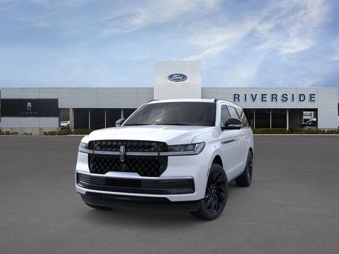 New 2025 Lincoln Navigator Reserve w/ Jet Appearance Package image 2
