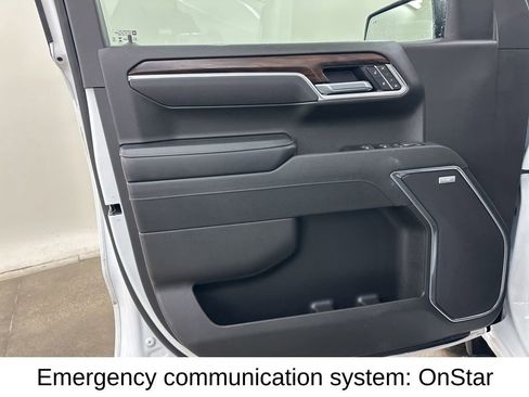 Used 2025 GMC Sierra 1500 SLT w/ SLT Premium Plus Package image 32