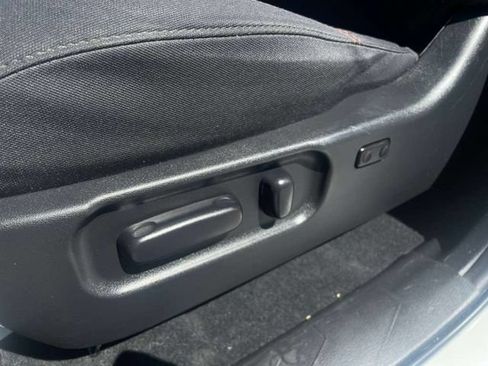 Used 2020 Toyota Tacoma TRD Sport AWD/4WD image 16