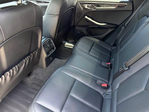 Used 2026 Porsche Macan AWD/4WD image 30