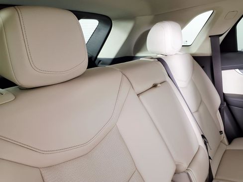 Used 2021 Cadillac XT5 Premium Luxury FWD image 12