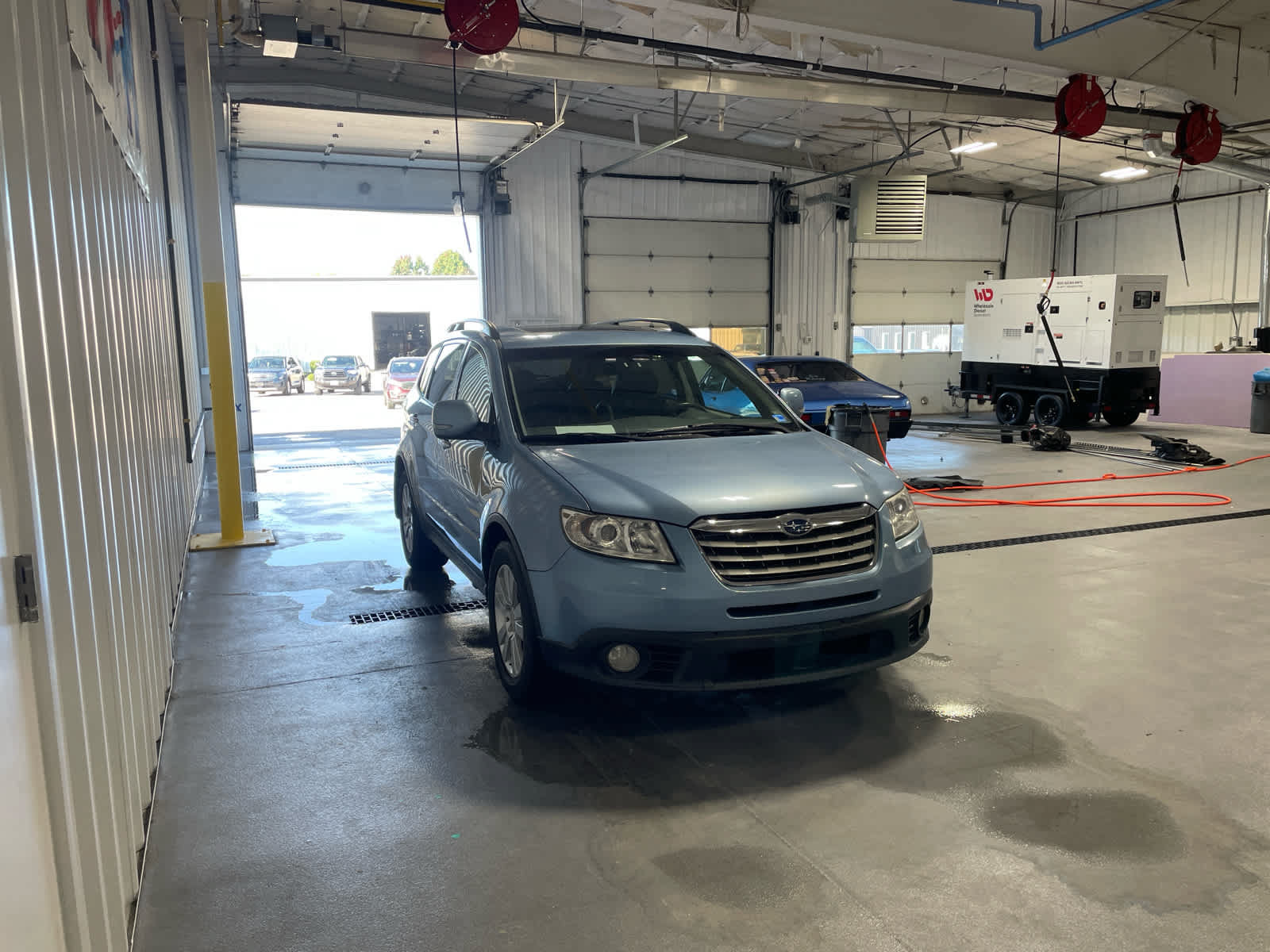 Used 2010 Subaru Tribeca Limited AWD/4WD image 3
