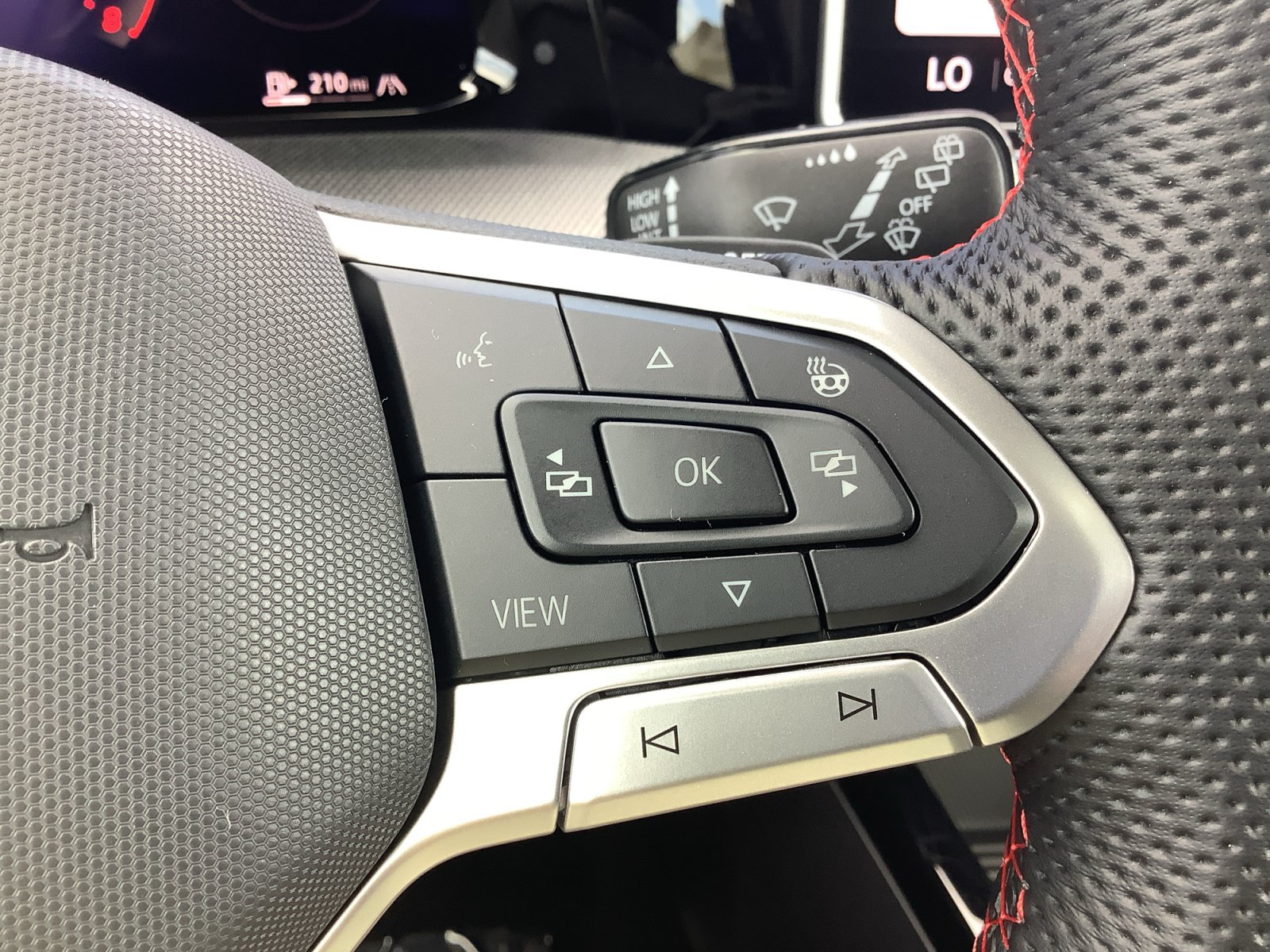 New 2026 Volkswagen GTI SE FWD image 25