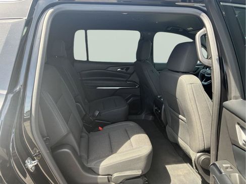 Used 2025 Chevrolet Traverse LT AWD/4WD image 12