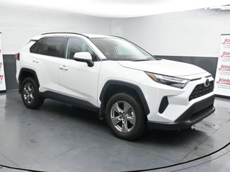 Used 2022 Toyota RAV4 XLE w/ XLE Grade Weather Package video 2