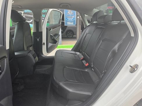 Used 2012 Volkswagen Passat 2.5 SE FWD image 21