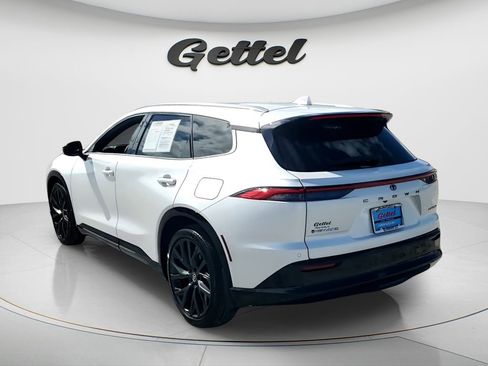 Certified 2025 Toyota Crown Signia w/ Advanced Technology Package image 7