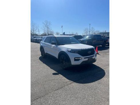 Certified 2024 Ford Explorer ST w/ Equipment Group 401A image 3