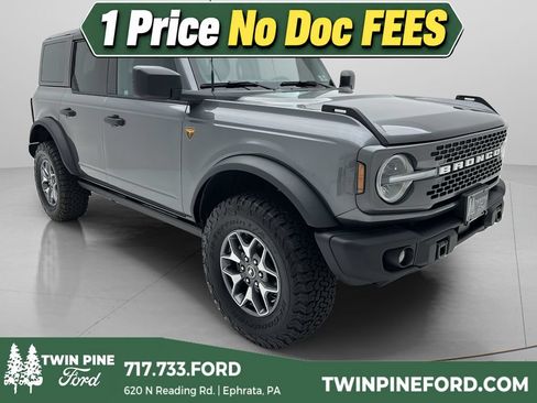 Used 2025 Ford Bronco Badlands AWD/4WD image 1