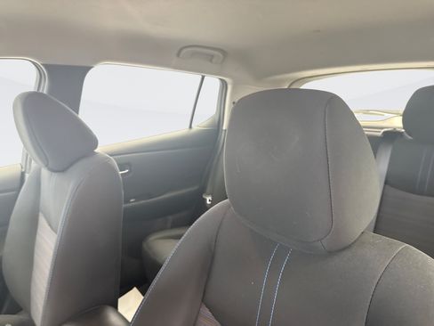 Used 2019 Nissan Leaf SV Plus w/ SV Plus Technology Package FWD image 10
