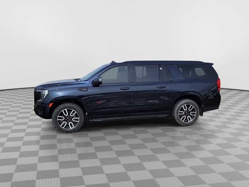 Used 2022 GMC Yukon XL AT4 w/ Max Trailering Package AWD/4WD image 4