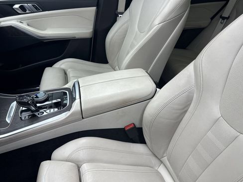 Used 2021 BMW X5 xDrive40i w/ M Sport Package image 29