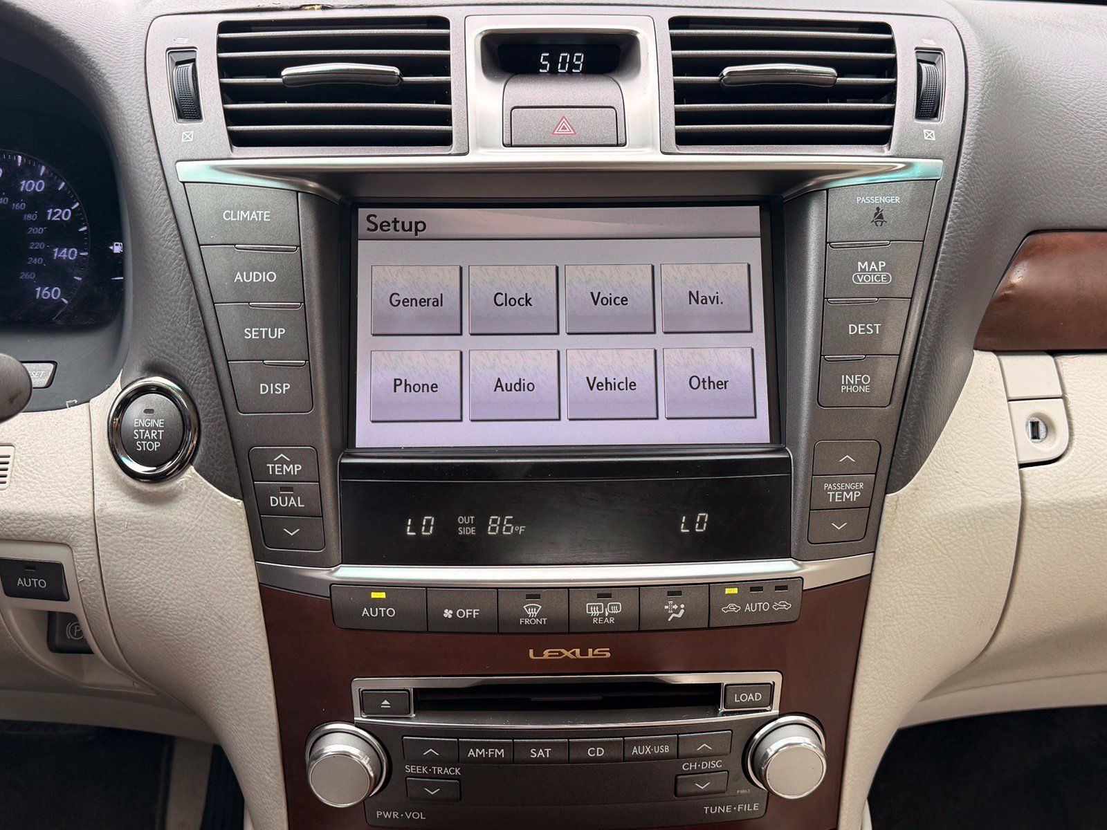 Used 2011 Lexus LS 460 w/ Comfort Pkg RWD image 30