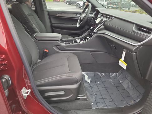 New 2025 Jeep Grand Cherokee Laredo X w/ Luxury Tech Group I image 22