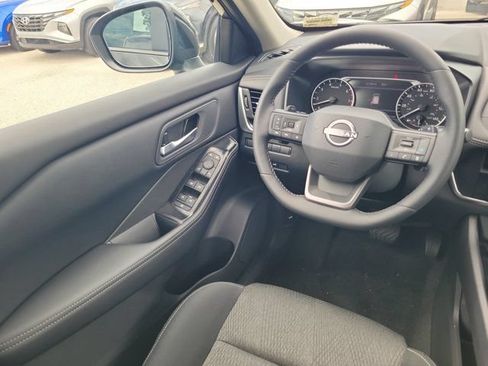 Certified 2026 Nissan Rogue SV FWD image 15
