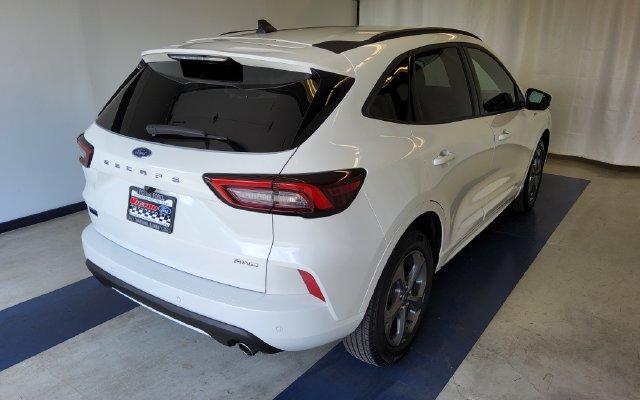 Used 2024 Ford Escape ST-Line Select w/ Tech Pack #2 AWD/4WD image 3