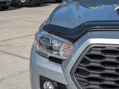 Used 2022 Toyota Tacoma TRD Sport image 9