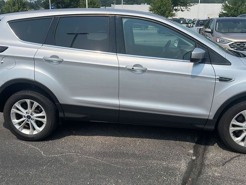 Used 2019 Ford Escape SE AWD/4WD image 3
