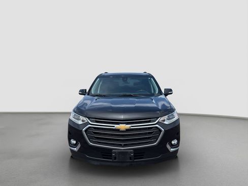 Used 2021 Chevrolet Traverse LT w/ LT Premium Package AWD/4WD image 2