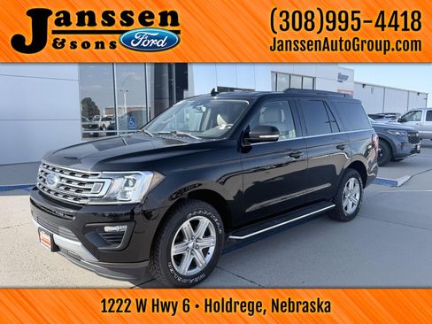 Used 2020 Ford Expedition XLT w/ Equipment Group 202A RWD image 2